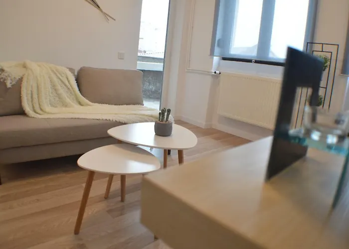 House Апартаменти *